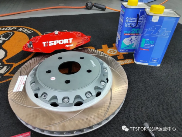 改裝案例 | ​皇冠制動升級TT8611套裝 改裝案例 | ​皇冠制動升級TT8611套裝