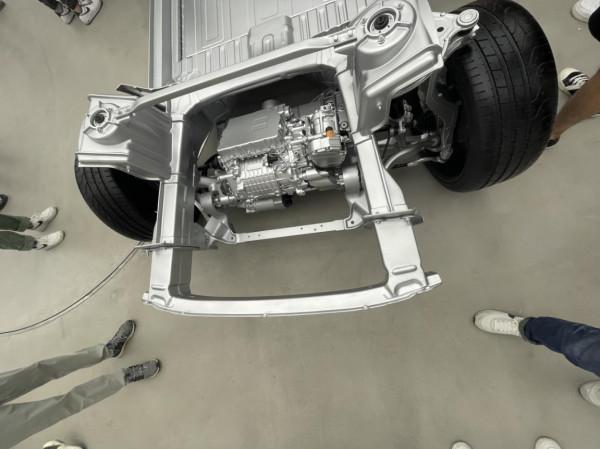 智己L7秀底盤的勇氣是哪裡來的？