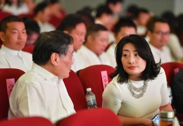 中國富豪真的富不過三代？