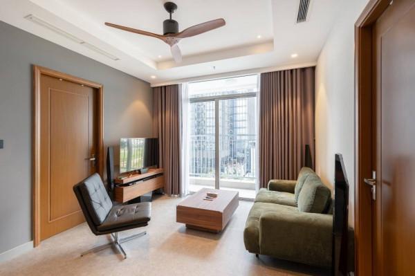 這套房裝修太治癒了，黑白棕做主色調，進門就是放鬆時刻