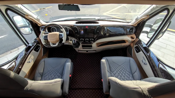 新星羅馬假日C600雙拓展 進口底盤 品質內飾 開啟優質旅居生活 新星羅馬假日C600雙拓展 進口底盤 品質內飾 開啟優質旅居生活