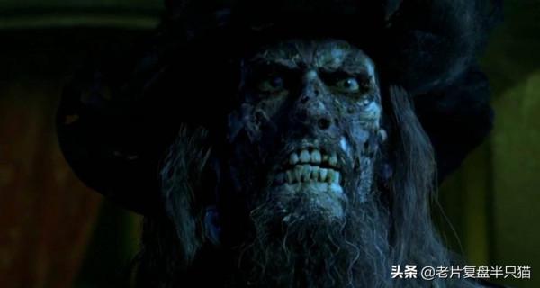 用&OpenCurlyDoubleQuote;人物傳記&rdquo;的方式開啟《加勒比海盜》，電影終於看明白了