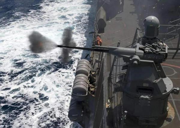 美國海軍截獲大型武器走私船,最小戰艦部署海灣,對抗伊朗高速艇 美國海軍截獲大型武器走私船,最小戰艦部署海灣,對抗伊朗高速艇