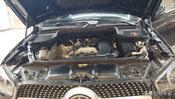 小哥撿漏一輛公司退役的賓士GLE，檢測師：這車況轉手就賺錢