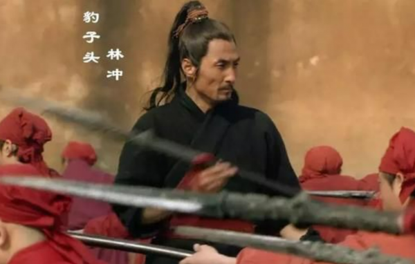 80萬禁軍教頭林沖,放到現在官位有多大?有兩點疑惑之處 80萬禁軍教頭林沖,放到現在官位有多大?有兩點疑惑之處
