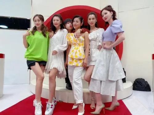 “泰迪姐妹團”十年的聚散離合，簡直就是娛樂圈友情大縮影