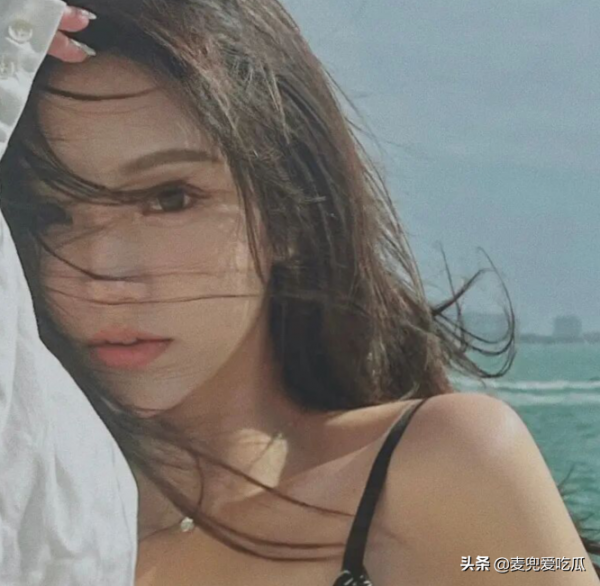 王思聰陪慎婕過情人節，買奢侈品包顯闊氣，女方顏值不如孫一寧