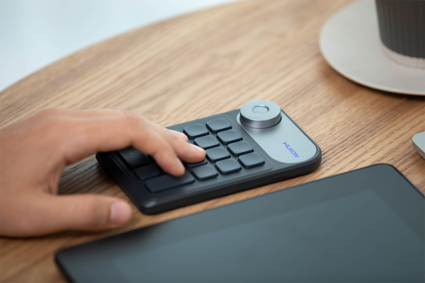 獲兩項大獎，繪王Mini Keydial KD100將金點獎與金蘆葦獎收入囊中