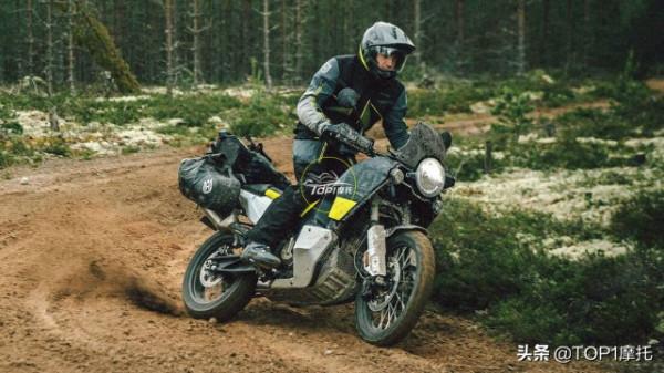 “復古版”的KTM 890 ADV 胡斯瓦納Norden 901正式釋出 “復古版”的KTM 890 ADV 胡斯瓦納Norden 901正式釋出