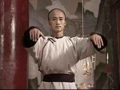 硬漢吳京的蜜糖婚姻：20億身價背後，是妻子謝楠的一句“我養你”