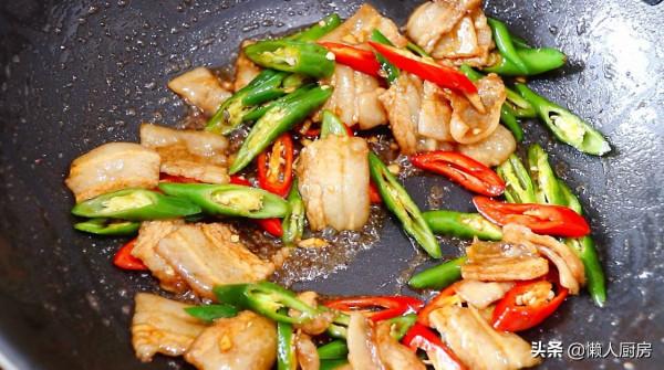 茶樹菇搭配五花肉,炒了一盤下飯菜,一上桌就被家人搶光了 茶樹菇搭配五花肉,炒了一盤下飯菜,一上桌就被家人搶光了