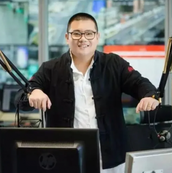 天津交通廣播出現重大事故,主持人在直播中互懟,男主持憤怒離席 天津交通廣播出現重大事故,主持人在直播中互懟,男主持憤怒離席