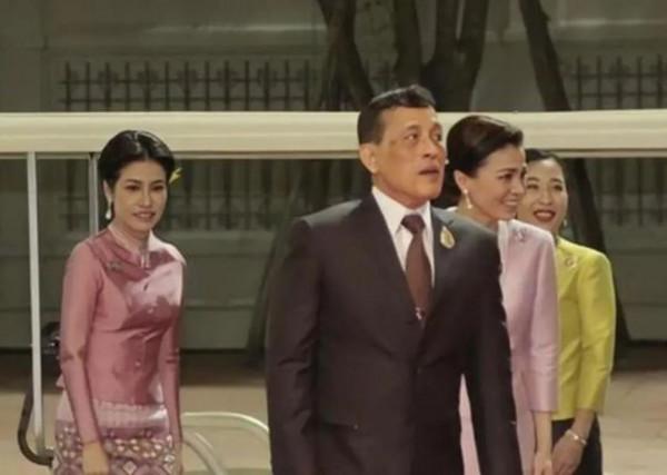 詩妮娜人生像股票k線跌宕起伏，37歲生日觸底反彈，好戲還在後面