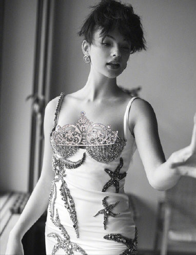 介紹一下,這位漂亮的星二代是“球花”莫妮卡·貝魯奇的女兒 介紹一下,這位漂亮的星二代是“球花”莫妮卡·貝魯奇的女兒