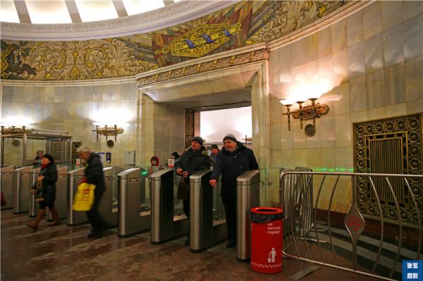 俄羅斯莫斯科旅行，不要錯過參觀宮殿般令人驚豔的地鐵