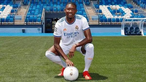 世界足壇現役八大左邊衛