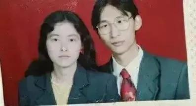 &OpenCurlyDoubleQuote;媽，你當初是怎麼看上我爸的？&rdquo;網友曬父母結婚照，讓人笑劈了