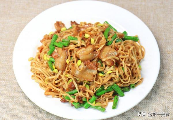 做燜面不要直接下鍋燜，多加這一步，麵條勁道又入味，一碗不夠吃