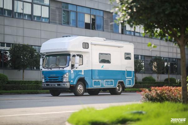 房車專用底盤加持，6氣囊空懸！慶鈴原廠五十鈴700P可可西里房車