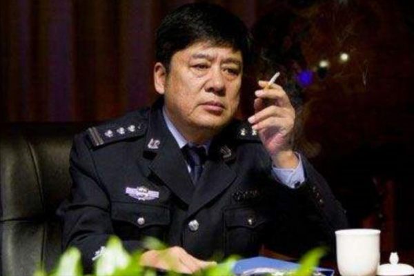 2段婚姻2個孩子,2婚娶小20歲嬌妻,“鄭一民”張潮的豔福不淺 2段婚姻2個孩子,2婚娶小20歲嬌妻,“鄭一民”張潮的豔福不淺