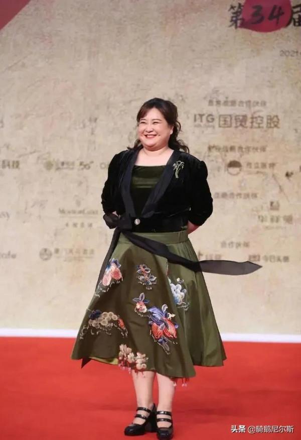 金雞紅毯比美：寧靜清涼奔放，倪妮楚楚凍人，張小斐成最大贏家