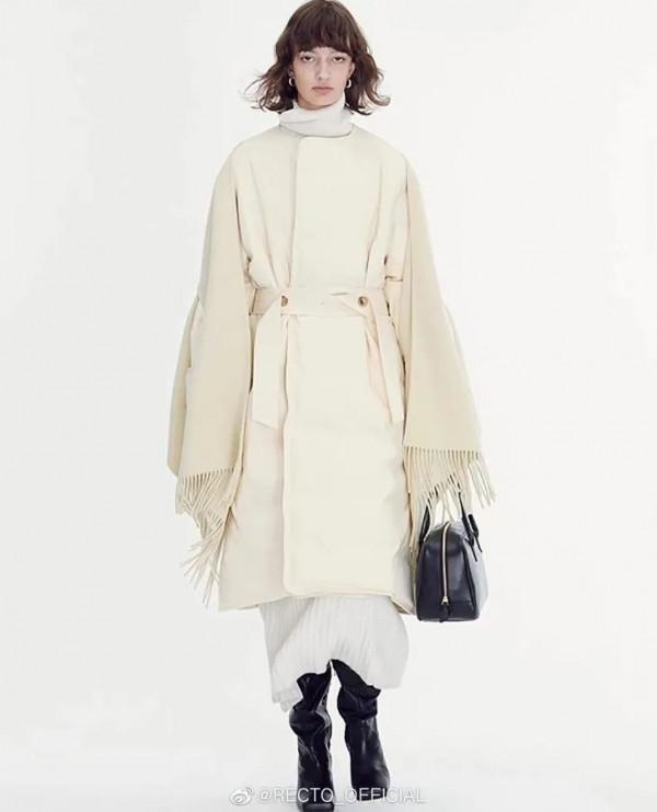 羽絨服穿出螞蟻腰，熱巴的腰圍和你的頭圍撞號了？