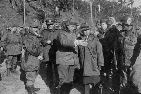 朝鮮戰爭勝利在望，為何主席密調24萬大軍入朝？大局觀令人佩服