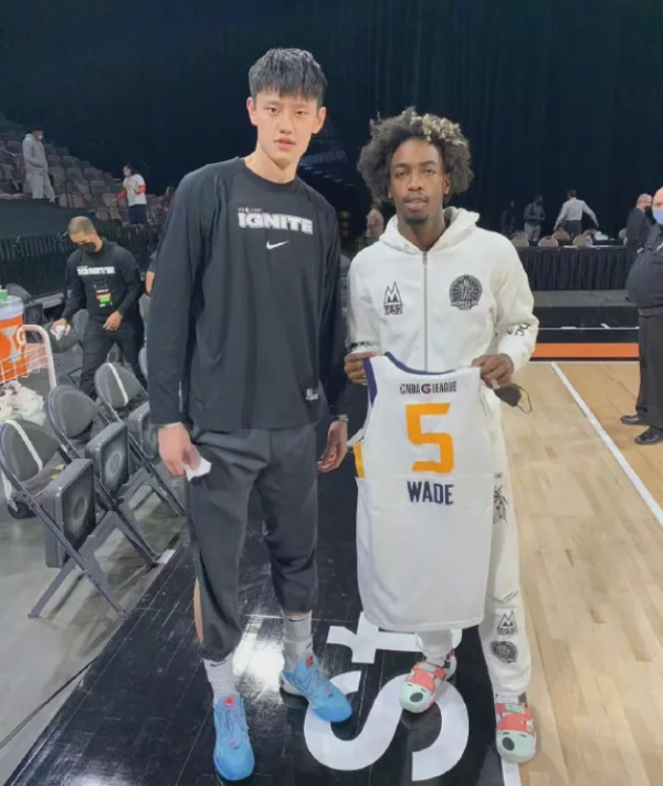 又扣又帽！11分鐘8分！曾凡博終於炸了！NBA球探都在誇他