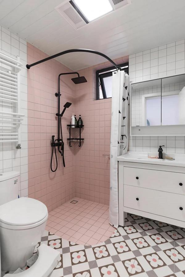 衛生間鋪貼小花磚,沒想到效果這麼好看,鄰居朋友看了都羨慕 衛生間鋪貼小花磚,沒想到效果這麼好看,鄰居朋友看了都羨慕