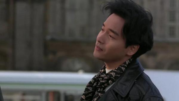 2002年羅文去世,劉鑾雄現身葬禮討債100萬,而張國榮卻為何缺席 2002年羅文去世,劉鑾雄現身葬禮討債100萬,而張國榮卻為何缺席