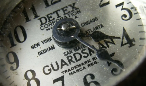 巡邏鐘的故事 | The watchman is watching you