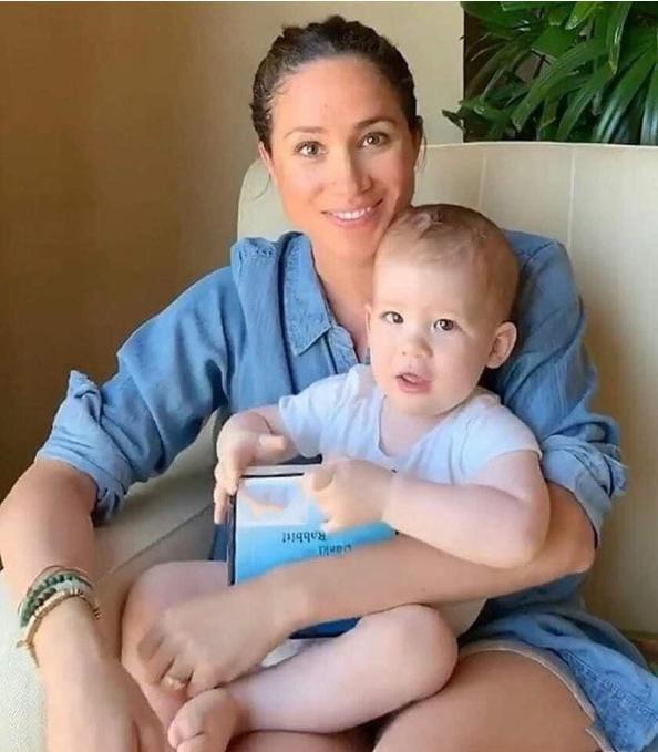 巨星傑克遜的子女都變白，這個歐洲王子偏娶黑人，小王子也是黑人