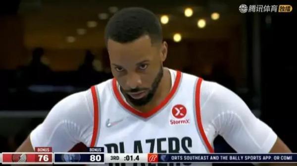 灰熊不敵開拓者，利指導找到了表，而兩位次輪秀決定了比賽的走勢