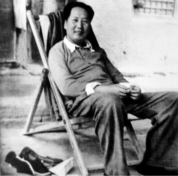 1948年,毛主席住處被國軍戰機精準轟炸,1年後憑1封電報揪出內鬼 1948年,毛主席住處被國軍戰機精準轟炸,1年後憑1封電報揪出內鬼