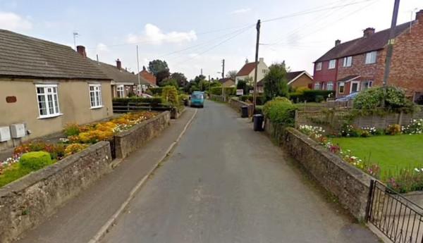 英國奶奶總覺得鄰居家的馬沒吃飽,偷餵它胡蘿蔔,直到驚動了法院 英國奶奶總覺得鄰居家的馬沒吃飽,偷餵它胡蘿蔔,直到驚動了法院