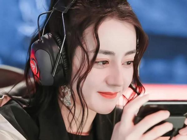 女明星電競少女圖合集:趙麗穎、楊冪、迪麗熱巴、Angelababy 女明星電競少女圖合集:趙麗穎、楊冪、迪麗熱巴、Angelababy