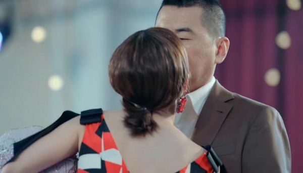 十年口碑被毀,陳建斌新劇開播一星刷屏 十年口碑被毀,陳建斌新劇開播一星刷屏