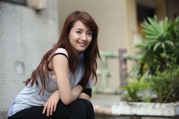 為還鉅債出道的10位明星,有2人還父母賭債,有5人因家裡生意失敗 為還鉅債出道的10位明星,有2人還父母賭債,有5人因家裡生意失敗