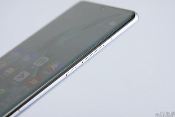 2022年，&OpenCurlyDoubleQuote;直屏&rdquo;為何再次成為了新機的首選