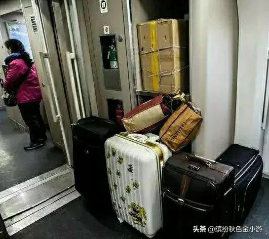 乘坐高鐵時,可以帶酒上車嗎,乘火車攜帶物品還有哪些注意事項? 乘坐高鐵時,可以帶酒上車嗎,乘火車攜帶物品還有哪些注意事項?