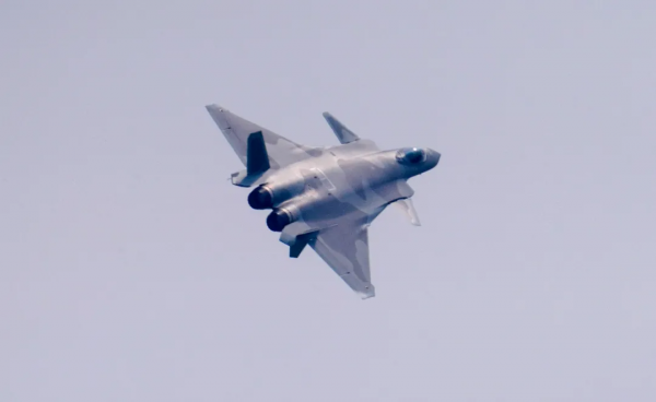 殲-20裝上了“中國心”