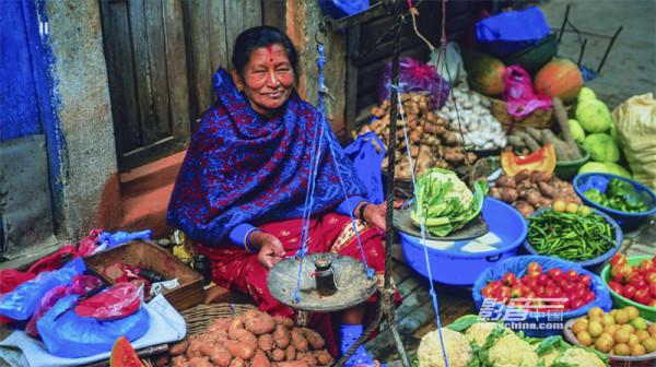 ViewSonic（優派）TX5000K：客廳百寸大屏市場的有力競爭者，擁有搶眼色彩的LED超短焦投影新貴