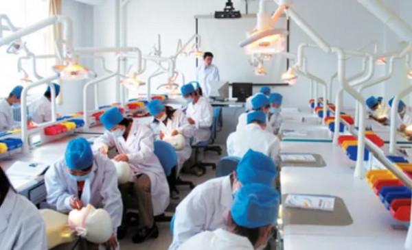 臨床醫學中的&OpenCurlyDoubleQuote;王牌專業&rdquo;，工作穩定又多金，值得大學生們報考