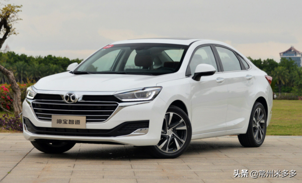 8.79萬！北京U7中型車：軸距2780mm，配置豐富，被品牌耽誤