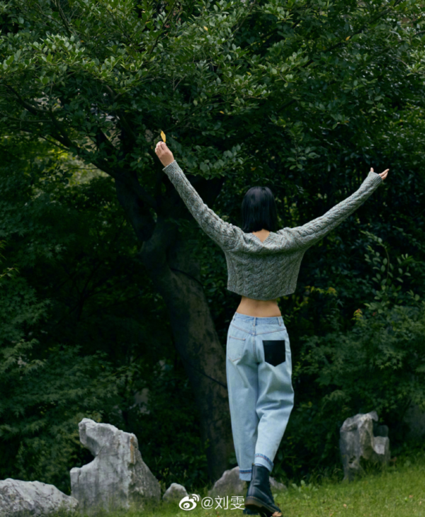 劉雯的紙片腰又火了！只能羨慕？學會這幾種穿搭你也行