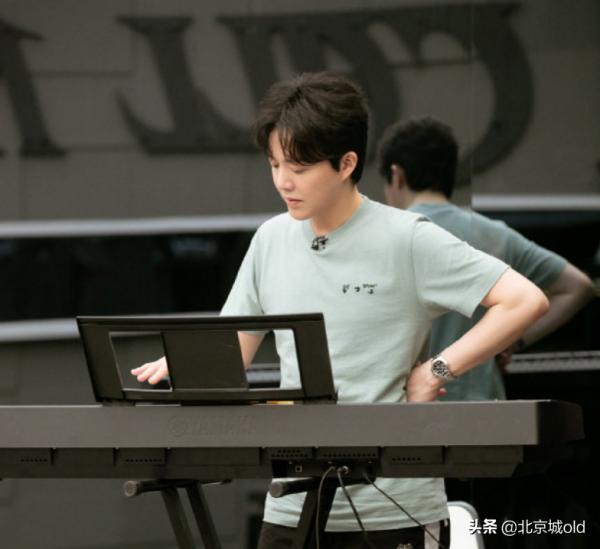 《披荊斬棘》寶藏哥哥，劉迦舞臺表演成功出圈，李雲迪驚豔全網