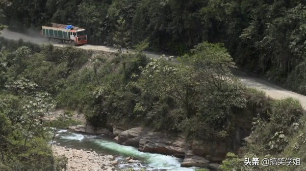 拋下2個老婆搞運輸,男子走上“死亡公路”,5000米高原輕鬆拿捏 拋下2個老婆搞運輸,男子走上“死亡公路”,5000米高原輕鬆拿捏