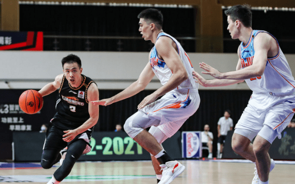 新疆男籃傳來喜訊！阿不都砍下43分，球迷：他是球隊最完美的補充