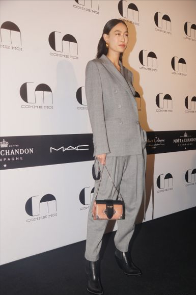 陳冠希妻子瘦過頭了,皮包骨頭,衣服全靠氣質撐著,你怎麼看? 陳冠希妻子瘦過頭了,皮包骨頭,衣服全靠氣質撐著,你怎麼看?