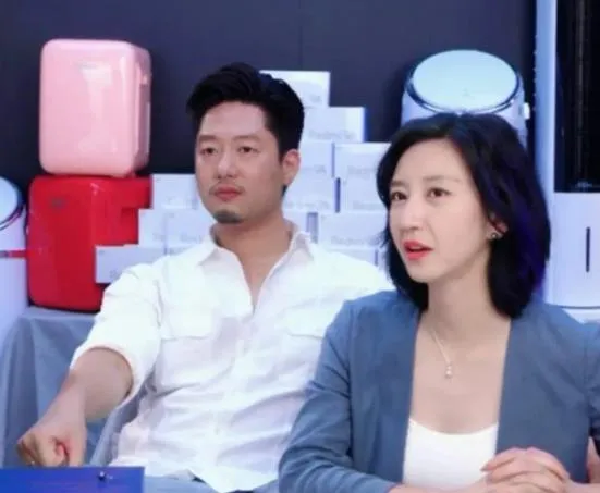 過氣女藝人的窘況：顏值跌落、身體不好、直播尷尬，時不時被扎心